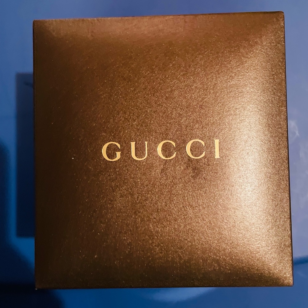 Gucci watch unisex digital watch used but in good condition - Picture 3 of 3